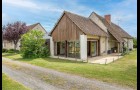 Ancienne ferme rénovée avec piscine, un gîte, boxes pour chevaux, sur 12 Hectares proche de Loches